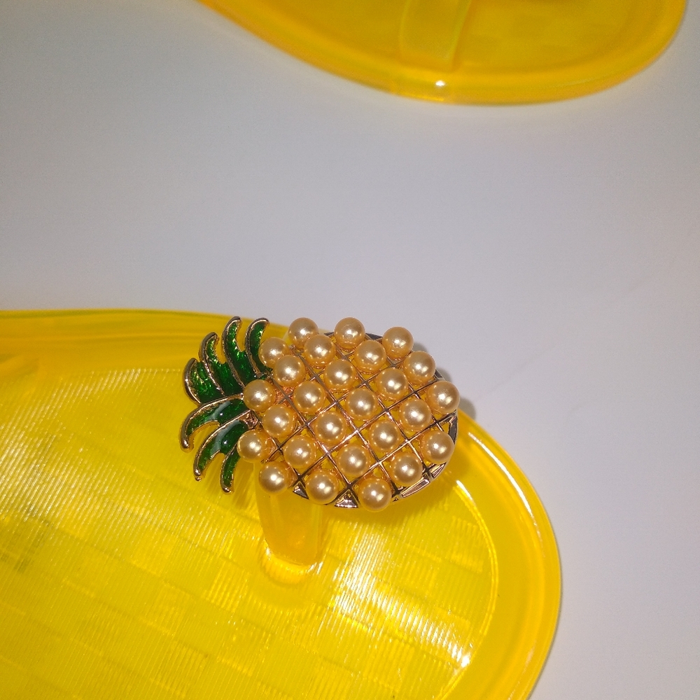 INC Pineapple Pearl Cluster Toe-Ring Yellow Jelly Sandals New - Picture 5 of 9